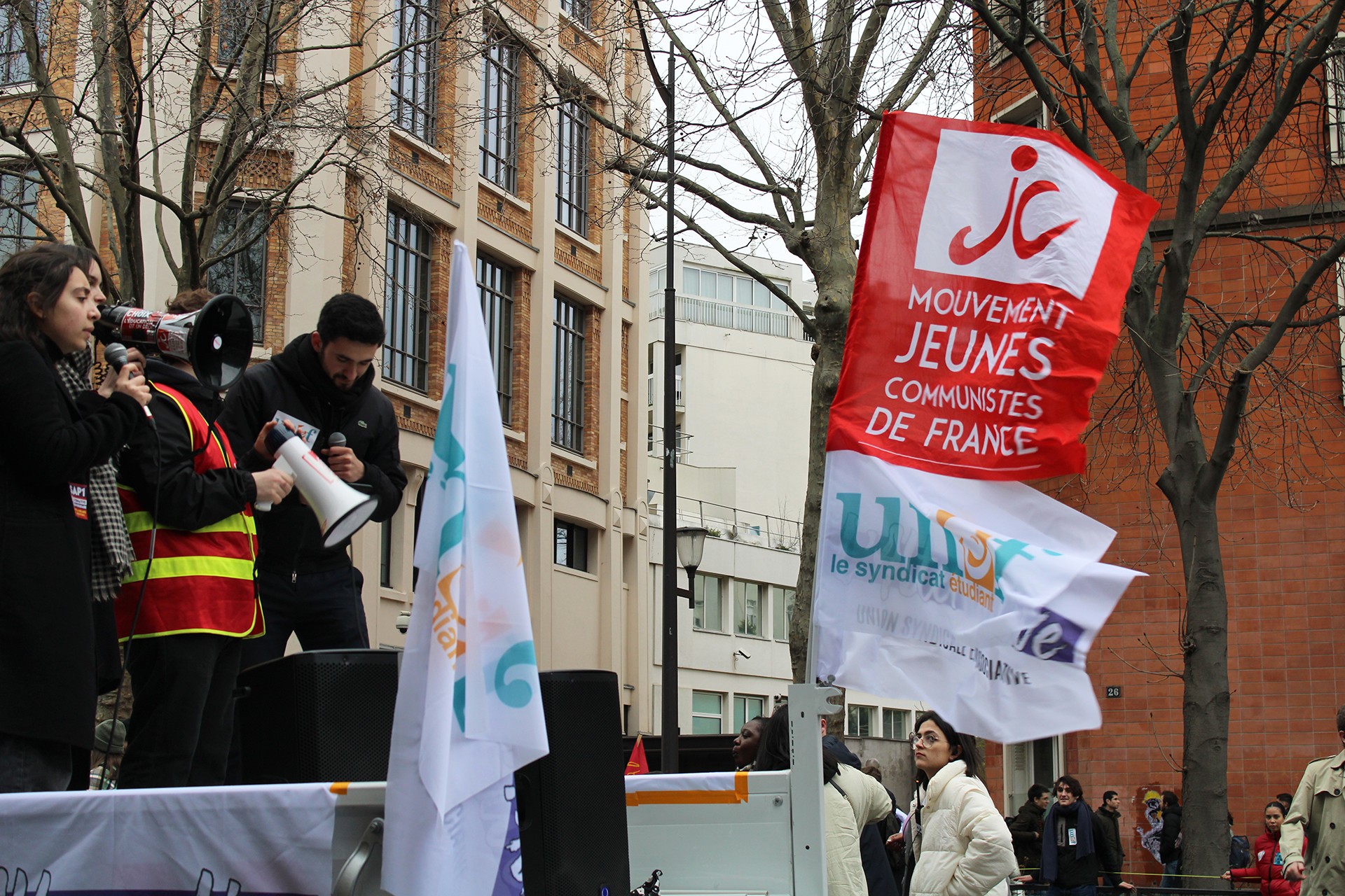 Le Mouvement Jeunes Communistes de France accompagné du Syndicat Etudiant et de l’Union Syndicale Associative