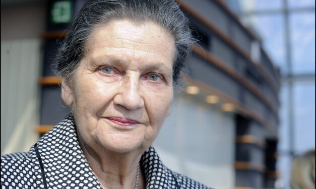 Simone Veil : une icône de la résilience