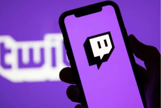 Twitch face au cyberharcèlement des streameuses : entre mesures et mobilisation des créatrices de contenu